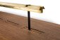 True Design Wing houten tafel met lamp detail